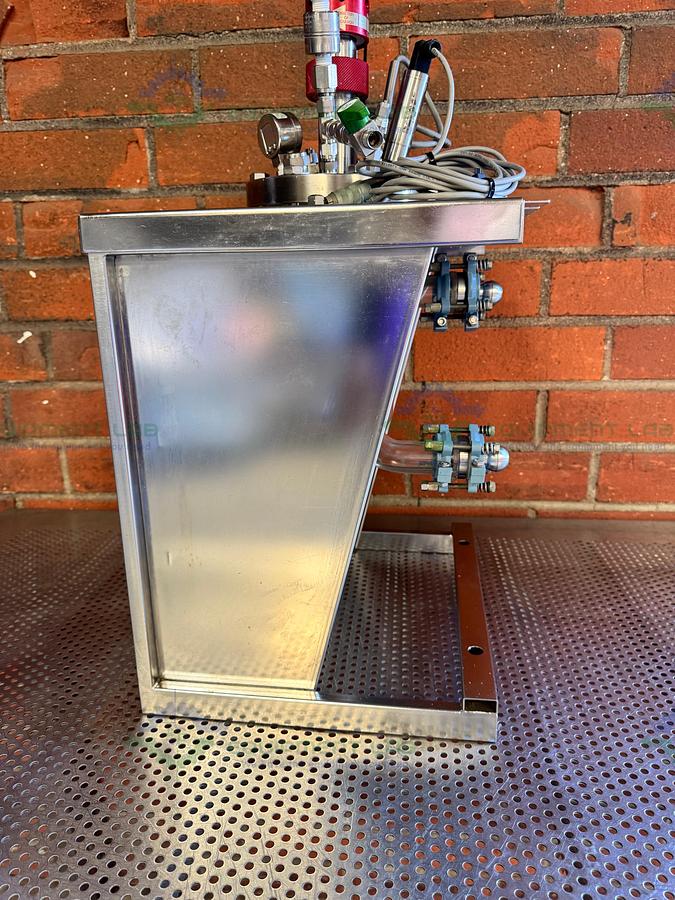 Used BuchiGlasUster Jacketed 0.8 Liter Glass Reactor, 6 Bar w/ Impeller