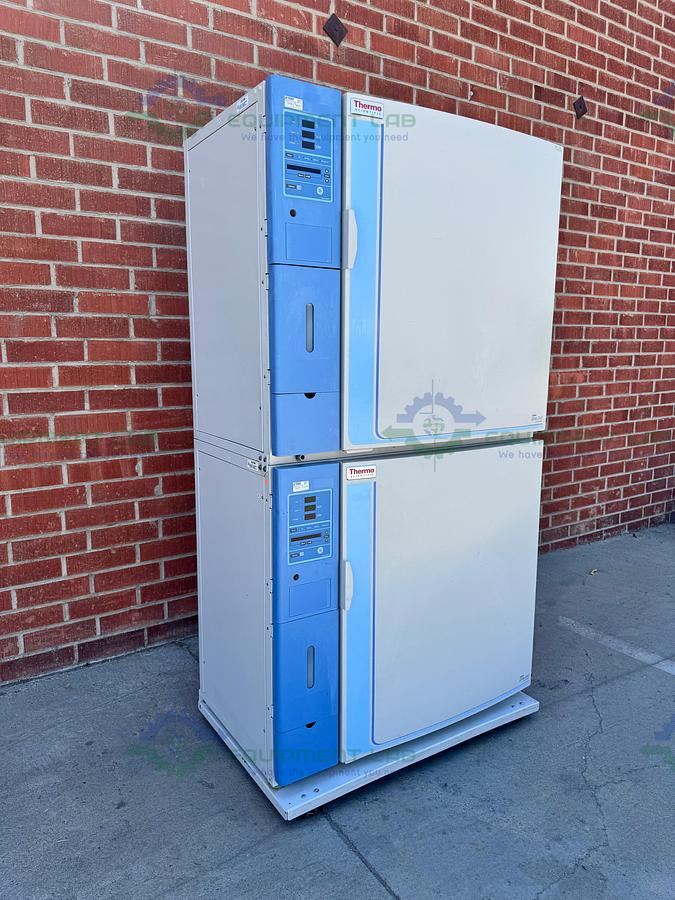 Used Thermo Forma 3310 Steri-Cult Double Stack CO2 Incubator, 11 cu. ft, 50C