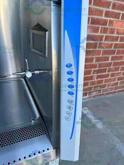 Used Labconco 3780101 Logic Biosafety Cabinet 4 Ft Class II Type A2 w/ Hydraulic Legs