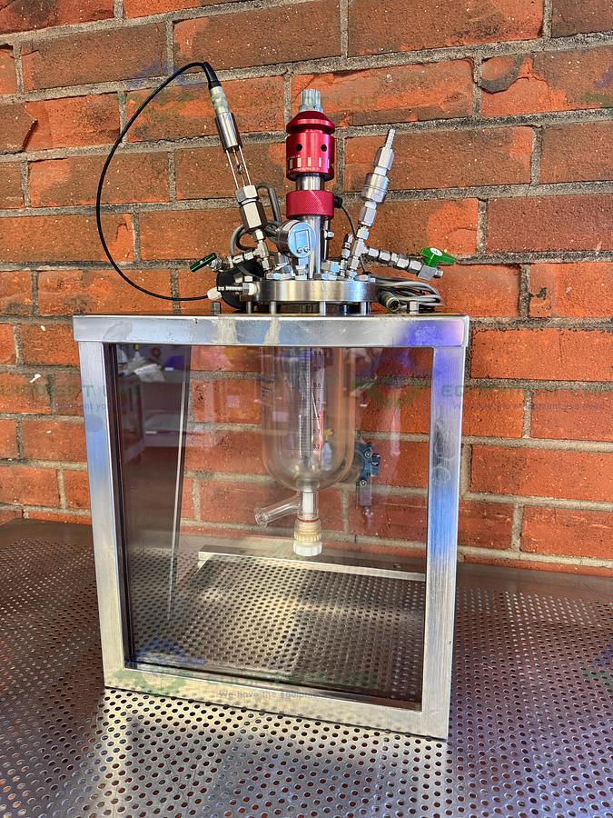 Used BuchiGlasUster Jacketed 0.8 Liter Glass Reactor, 6 Bar w/ Impeller