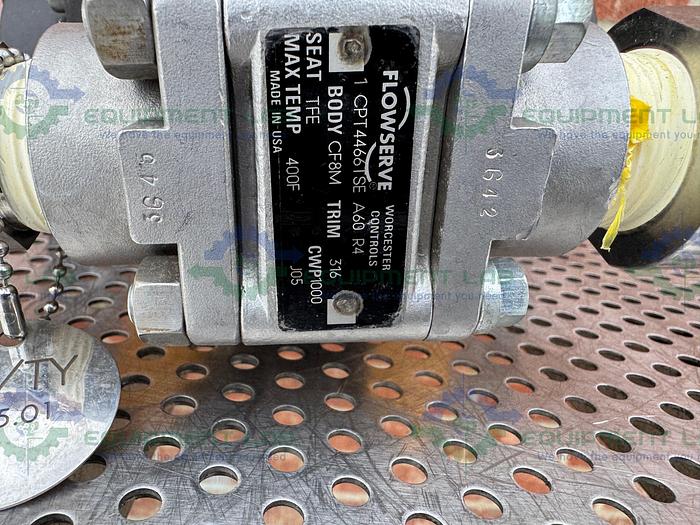 Used Flowserve L 93 SWP4 Digital Valve Positioner w/ 20 39 SN 6 R6 Pneumatic Actuator