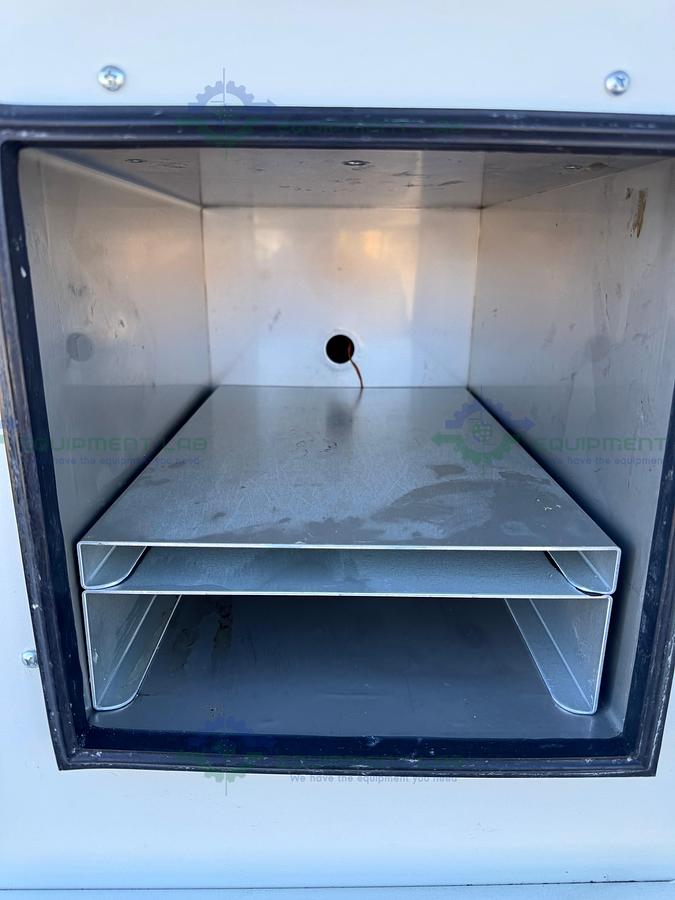 Used Lindberg / Blue M / Thermo V0914A Vacuum Oven 6° to 260°C, 0.65 cu. ft.
