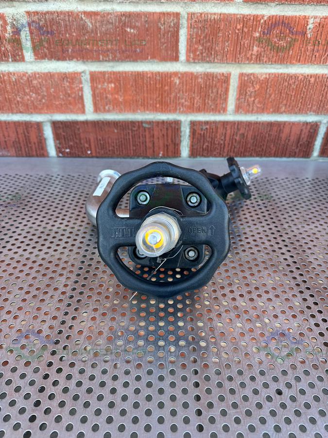 Used 2- ITT Pure Flo RA25MAX Diaphragm Valve w/ 1 1/2" to 3/4" Sanitary Fitting