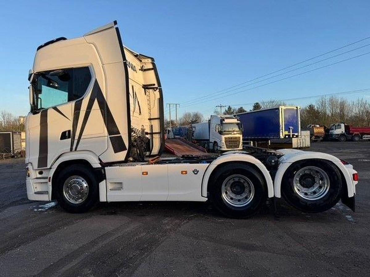 Used 2025 (25) Scania S770 V8 6x2 Rearlift