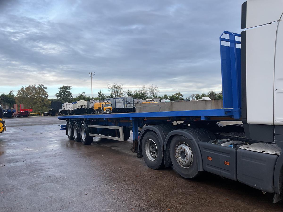 Used 2018 Dennison Tri axle Flat Trailer