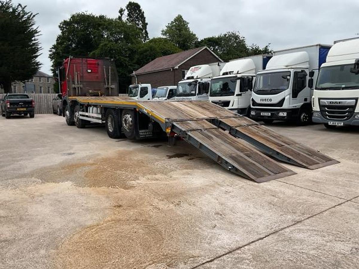 Used 2017 Mercedes Arocs 3240 8x2 Cheesewedge Beavertail