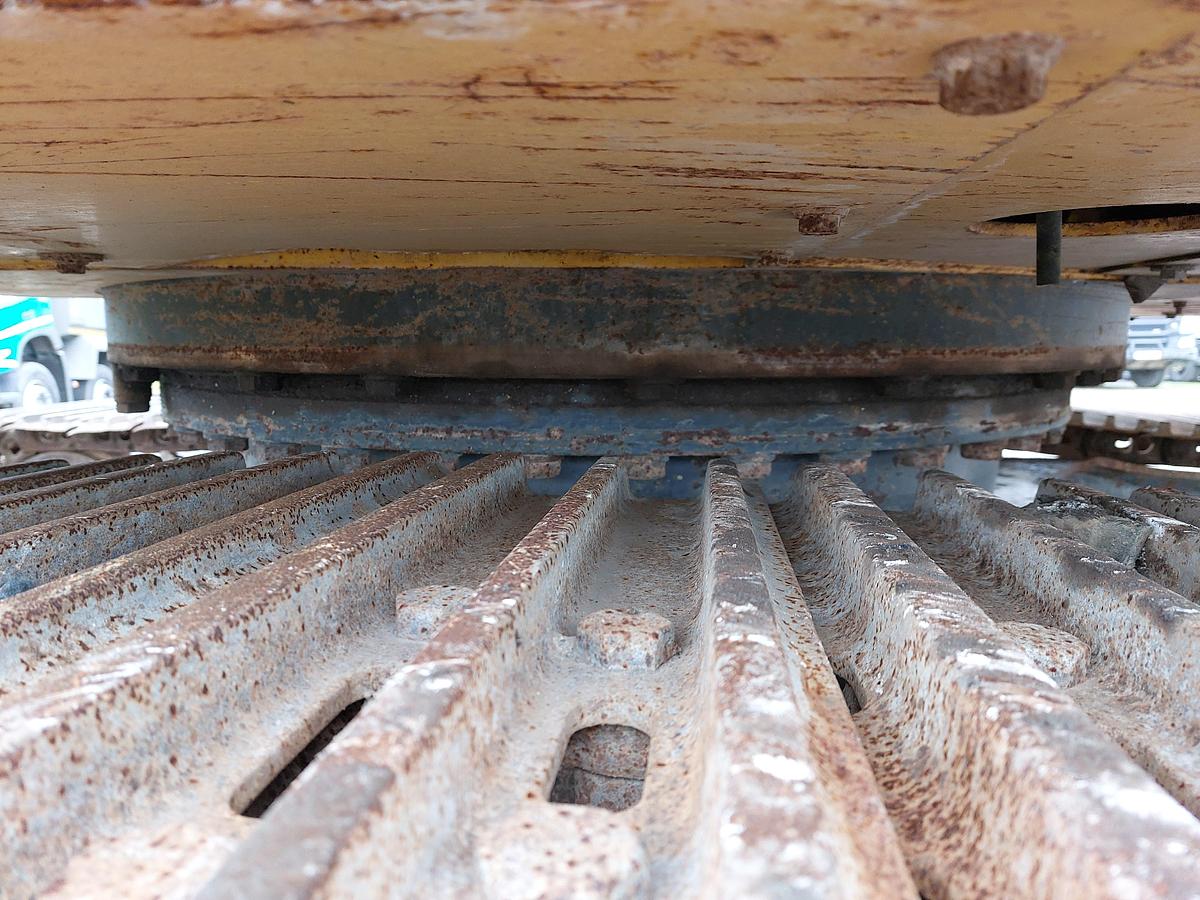 Used 2018 Komatsu PC360LC-11 Tracked Excavator