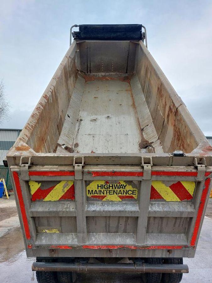 Used 2017 (17) Volvo FMX420 8x4 Alloy Tipper
