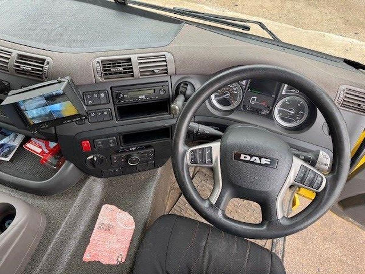 Used 2020 (70) DAF CF340 6x2 Rearlift 26T Flatbed