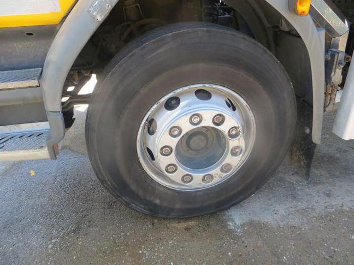 Used 2017 (17) DAF LF230 4x2 18T Skip Loader