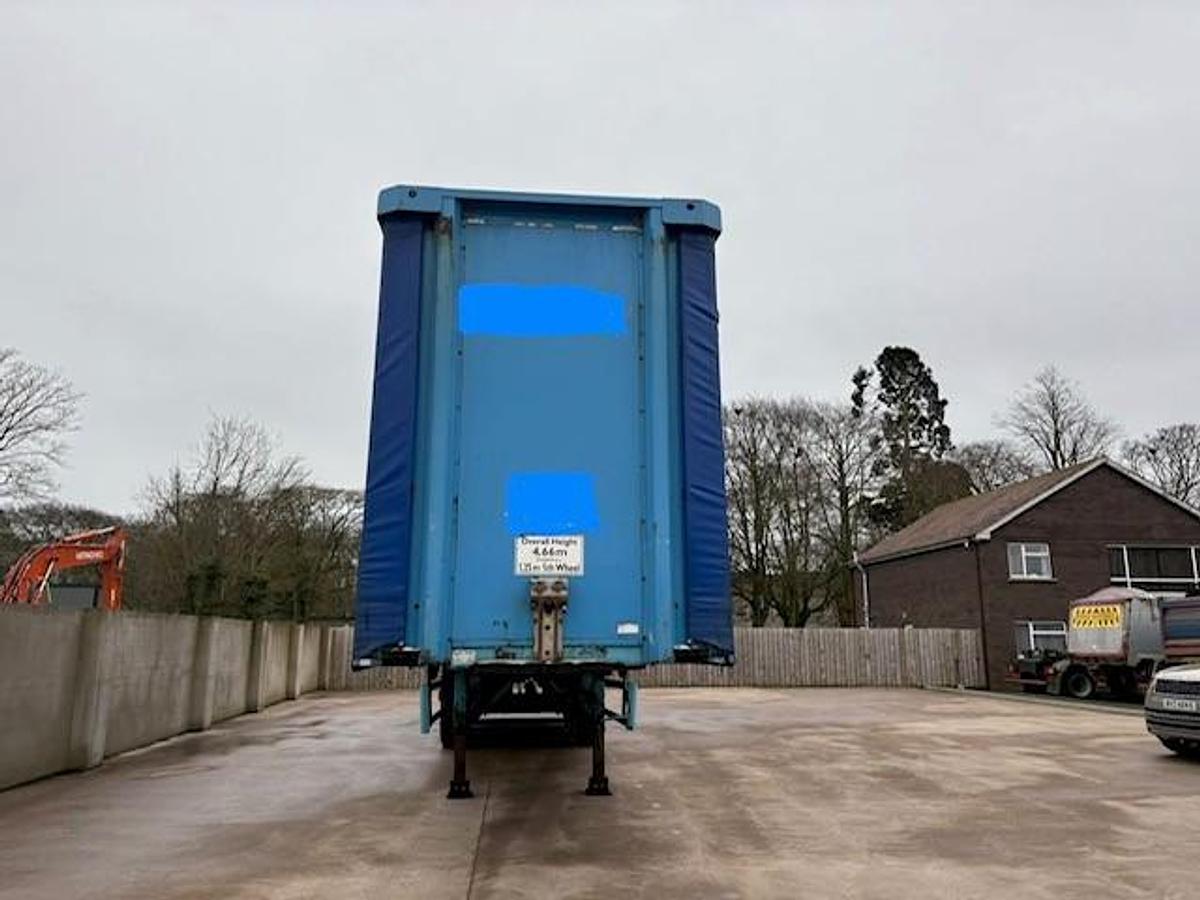 Used 2013 SDC Tri Axle Curtainsider