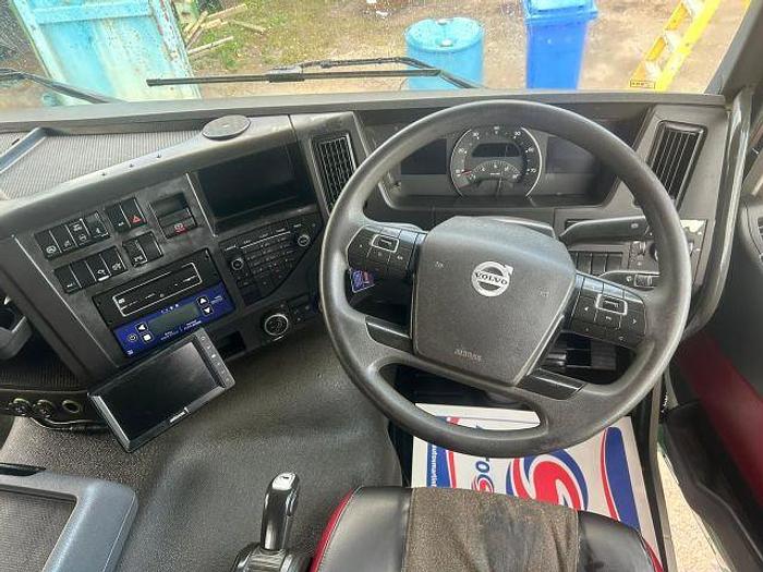 Used 2015 (15) Volvo FMX420 8x4 Steel Tipper