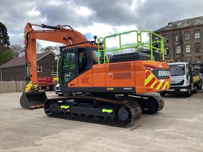 Used 2023 Doosan DX225LC-7 Tracked Excavator
