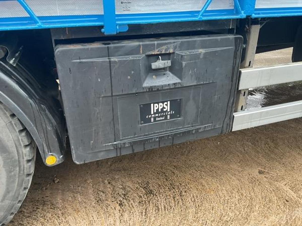 Used 2018 DAF LF230 4x2 Beavertail