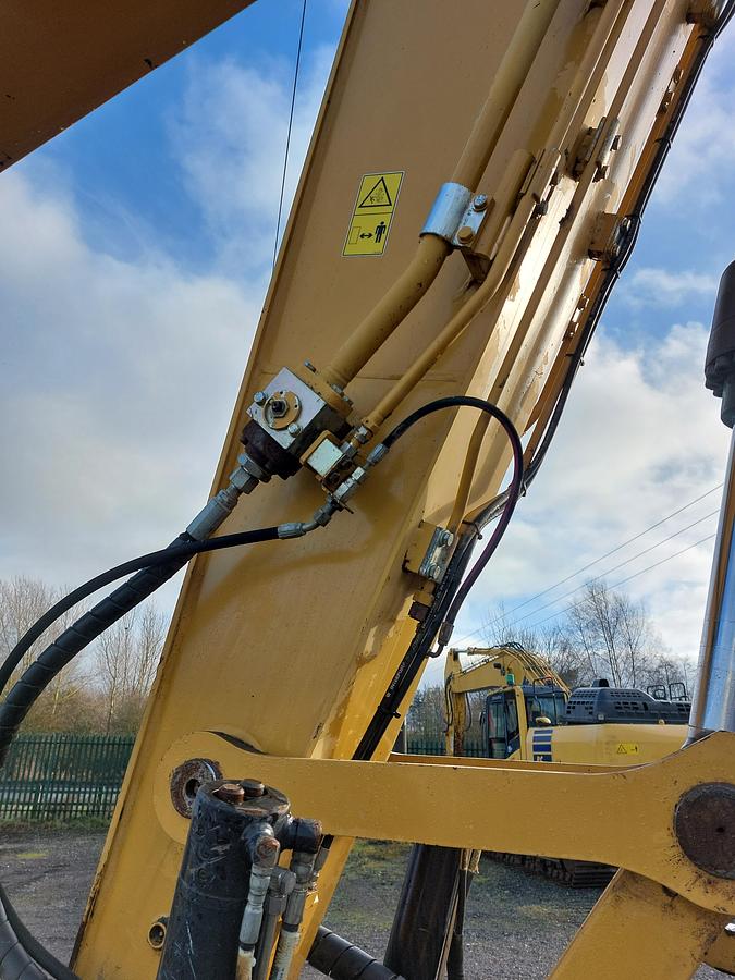 Used 2018 CAT 320