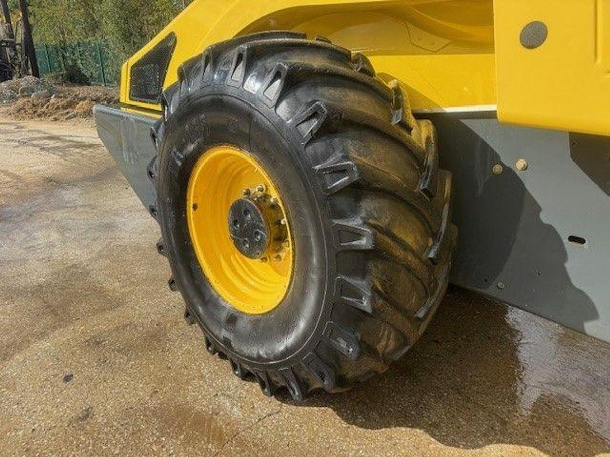 Used 2014 Bomag BW213 DH-4 Single Drum Vibrating Roller
