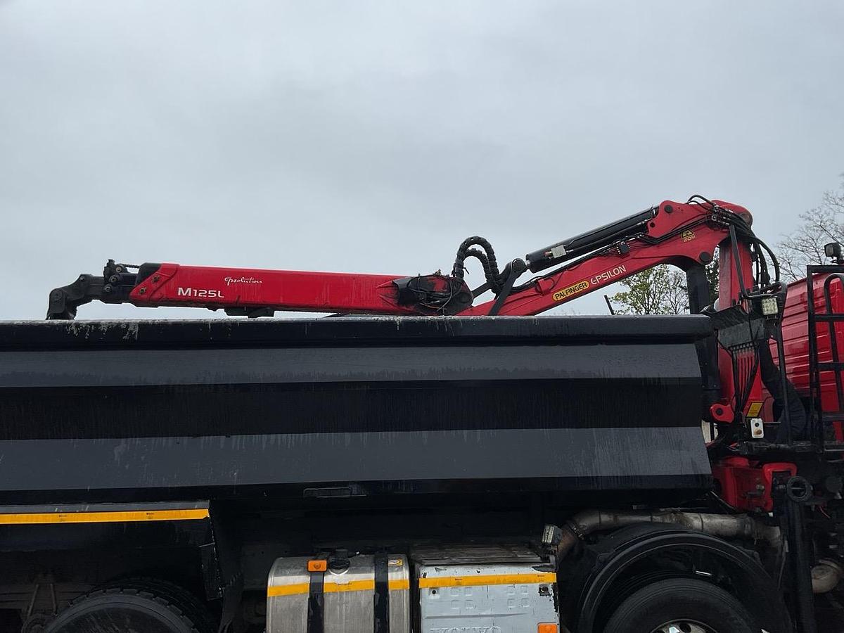 Used 2018 Volvo FM410 8X4 TIPPER GRAB