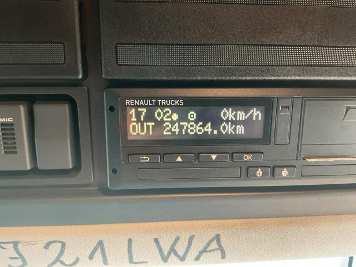 Used 2021 Renault D250 4x2 Boxvan