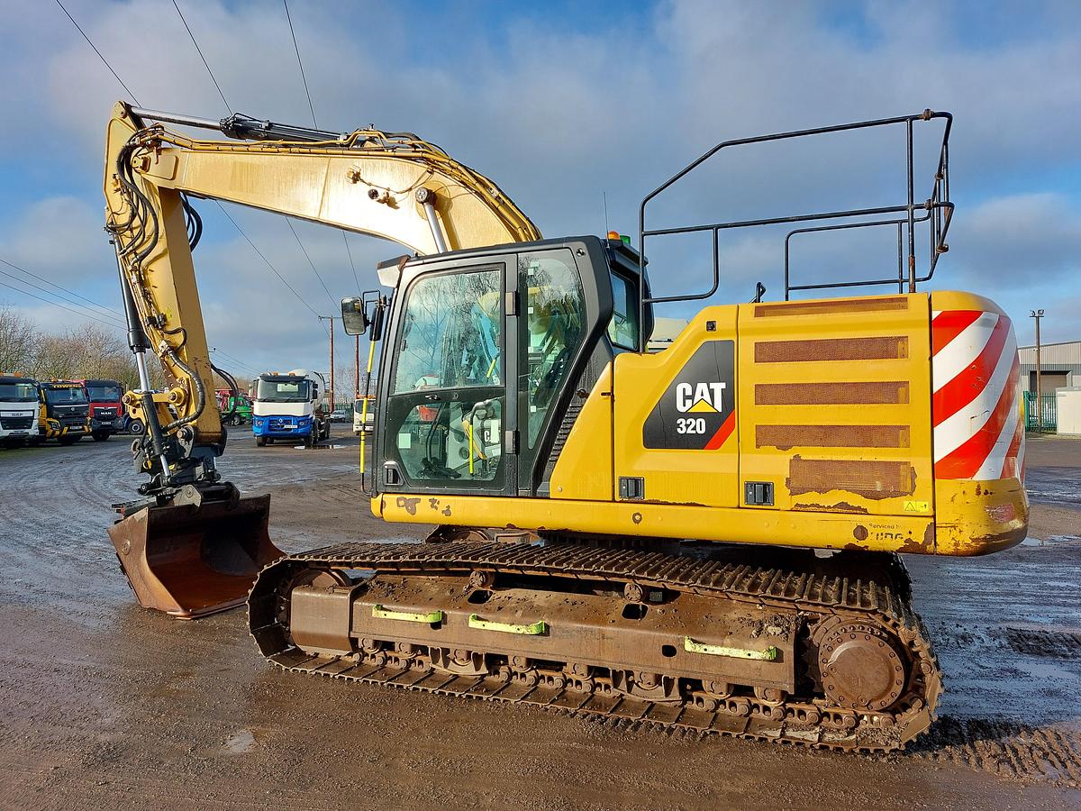 Used 2018 CAT 320
