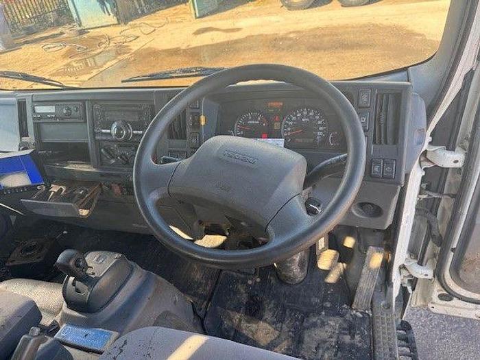 Used 2017 (17) Isuzu N75.190 4x2 7.5T Hotbox