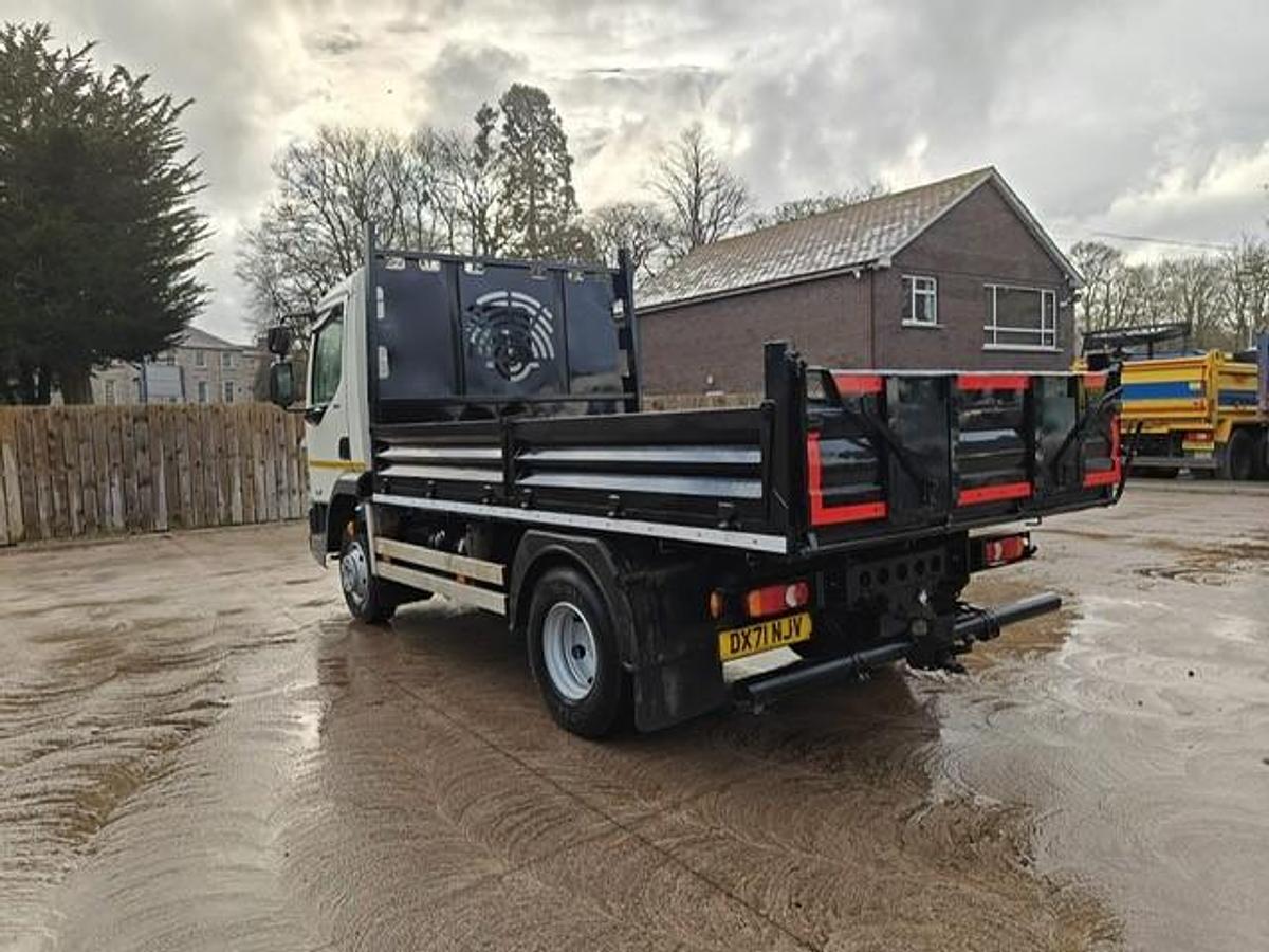 Used 2022 DAF LF180 4x2 Dopside Tipper
