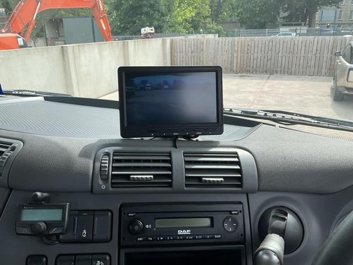 Used 2017 (17) DAF CF440 8x4 Steel Tipper Grab