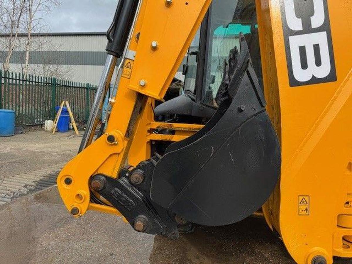 Used 2024 JCB 3CX Sitemaster Backhoe Loader