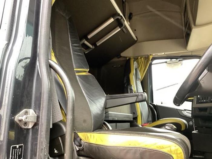 Used 2014 Volvo FH750 6x2 Tractor Unit
