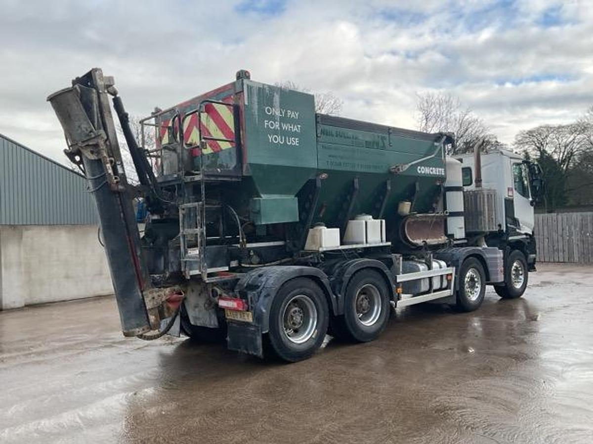 Used 2018 Renault C430 8x4 Volumetric Mixer