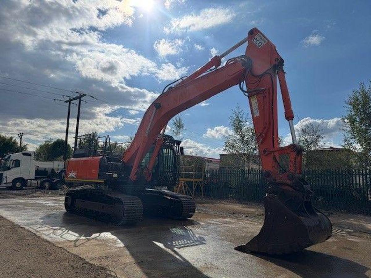 Used 2018 Hitachi ZX350LC-6 Tracke Excavator