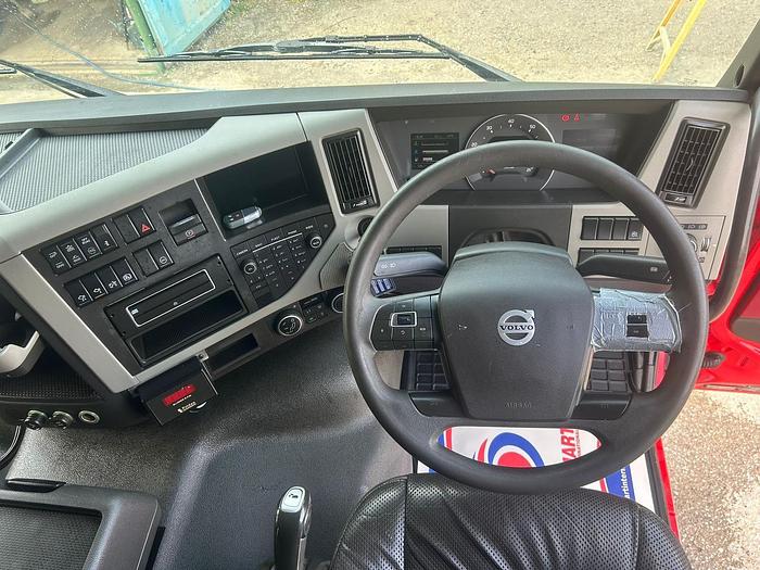 Used 2015 Volvo FM410 8x4 Tridem Alloy Bulk Blower