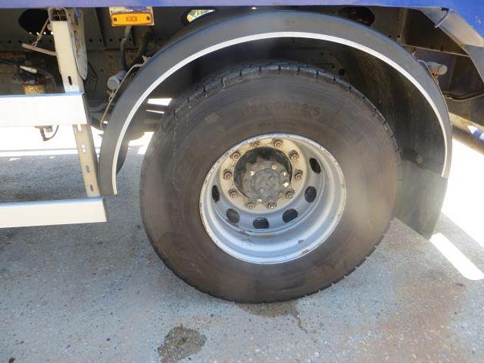 Used 2017 (17) DAF LF230 4x2 18T Skip Loader