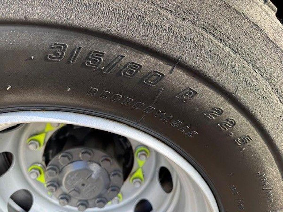 Used 2021 DAF CF450 8x2 Rearlift Beavertail