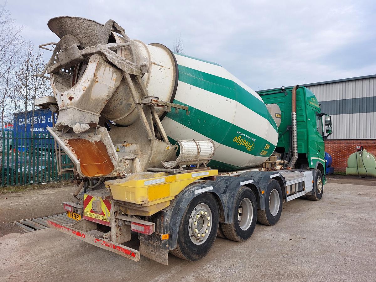 Used 2017 Volvo FH TRIDEM MIXER