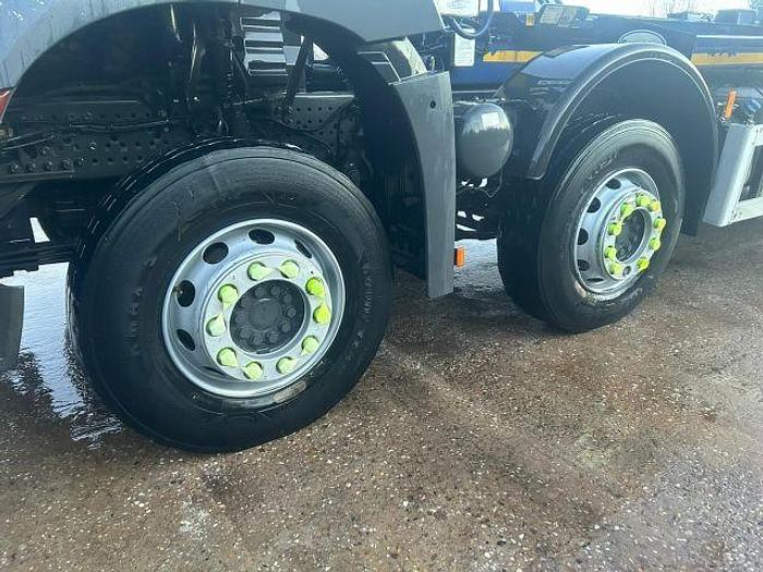 Used 2020 (20) Mercedes Arocs 3240 8x4 Hookloader