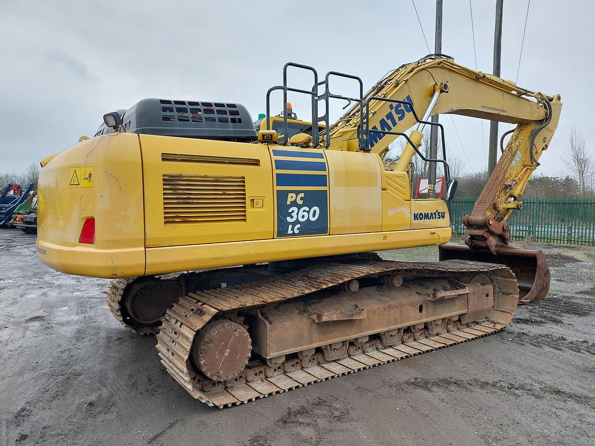 Used 2018 Komatsu PC360LC-11 Tracked Excavator