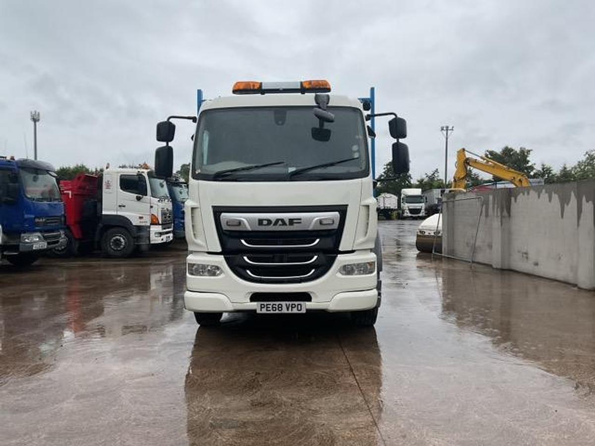 Used 2018 DAF LF230 4x2 Beavertail