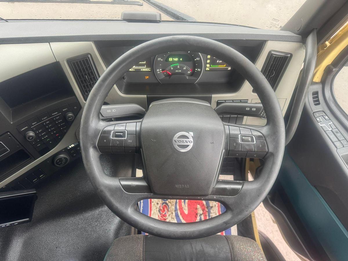 Used 2020 (20) Volvo FM460 G/T 6x2 Midlift