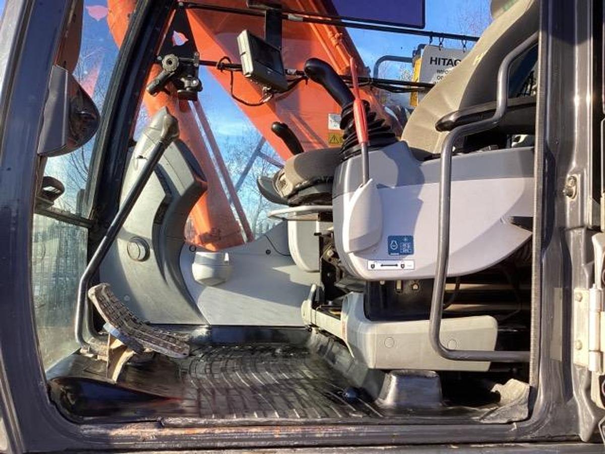 Used 2019 Hitachi ZX250LC-6 Tracked Excavator