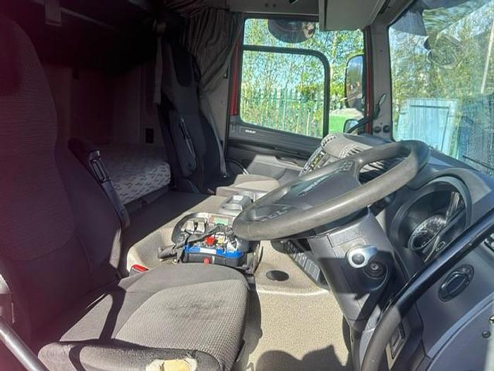 Used 2015 DAF CF370 6x2 Rearlift Flatbed With Crane