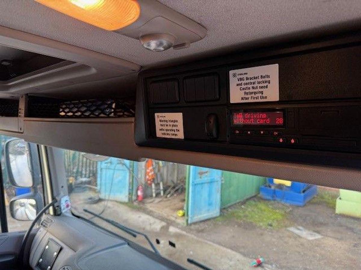 Used 2021 DAF CF450 8x2 Rearlift Beavertail