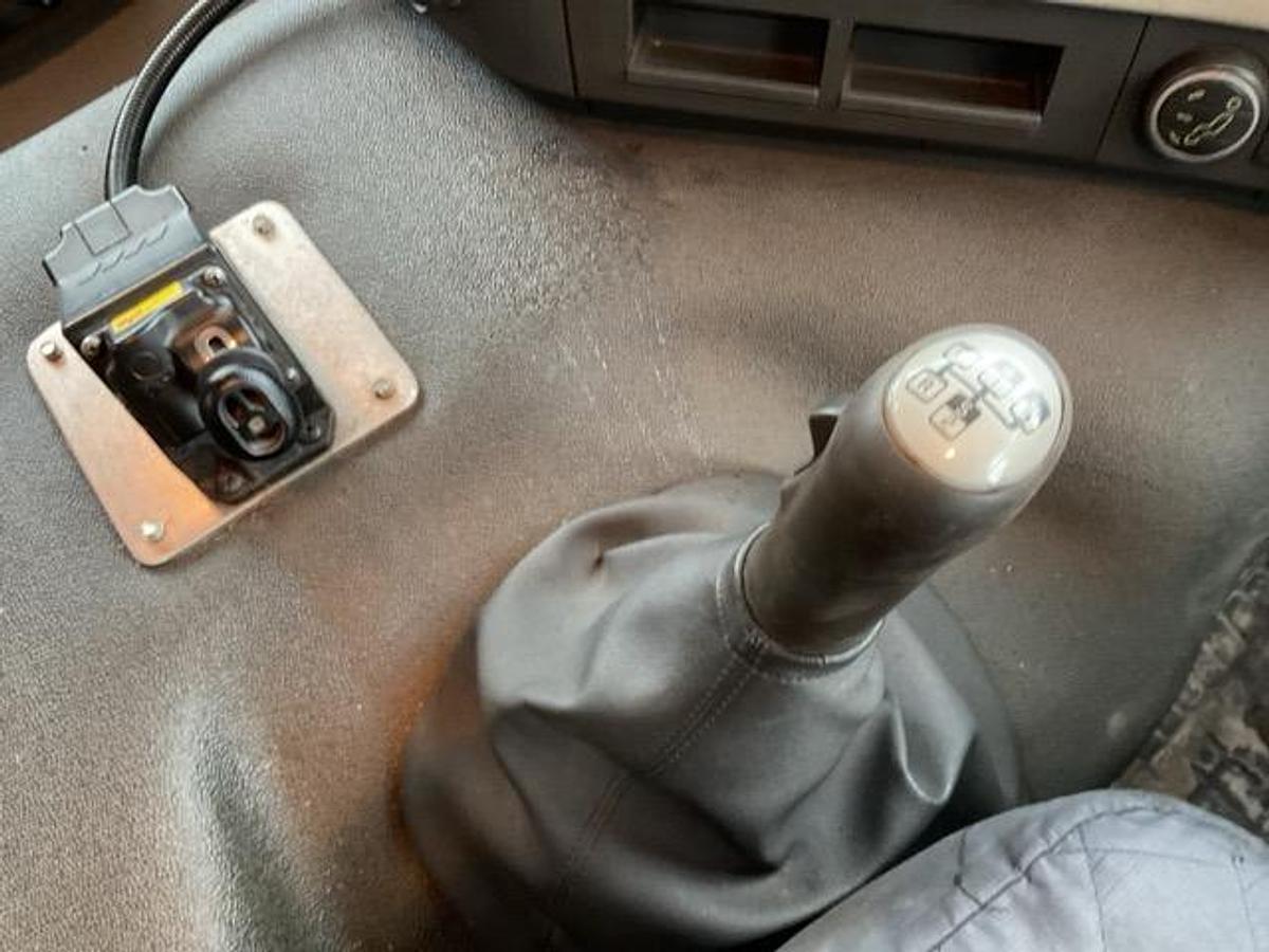 Used 2015 Volvo FM410 8x4 Steel Tipper