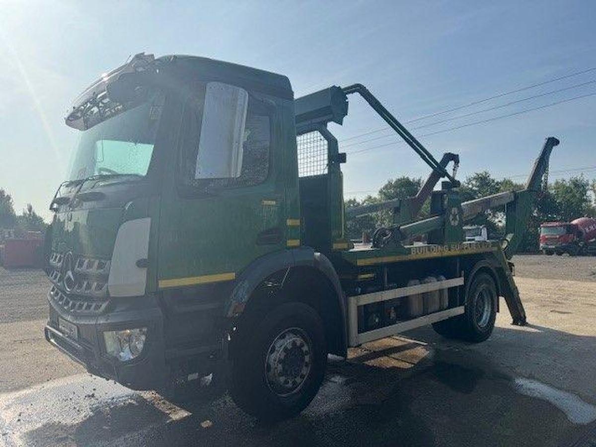 Used 2018 (68) Mercedes Arocs 1824 4x2 18T Skiploader
