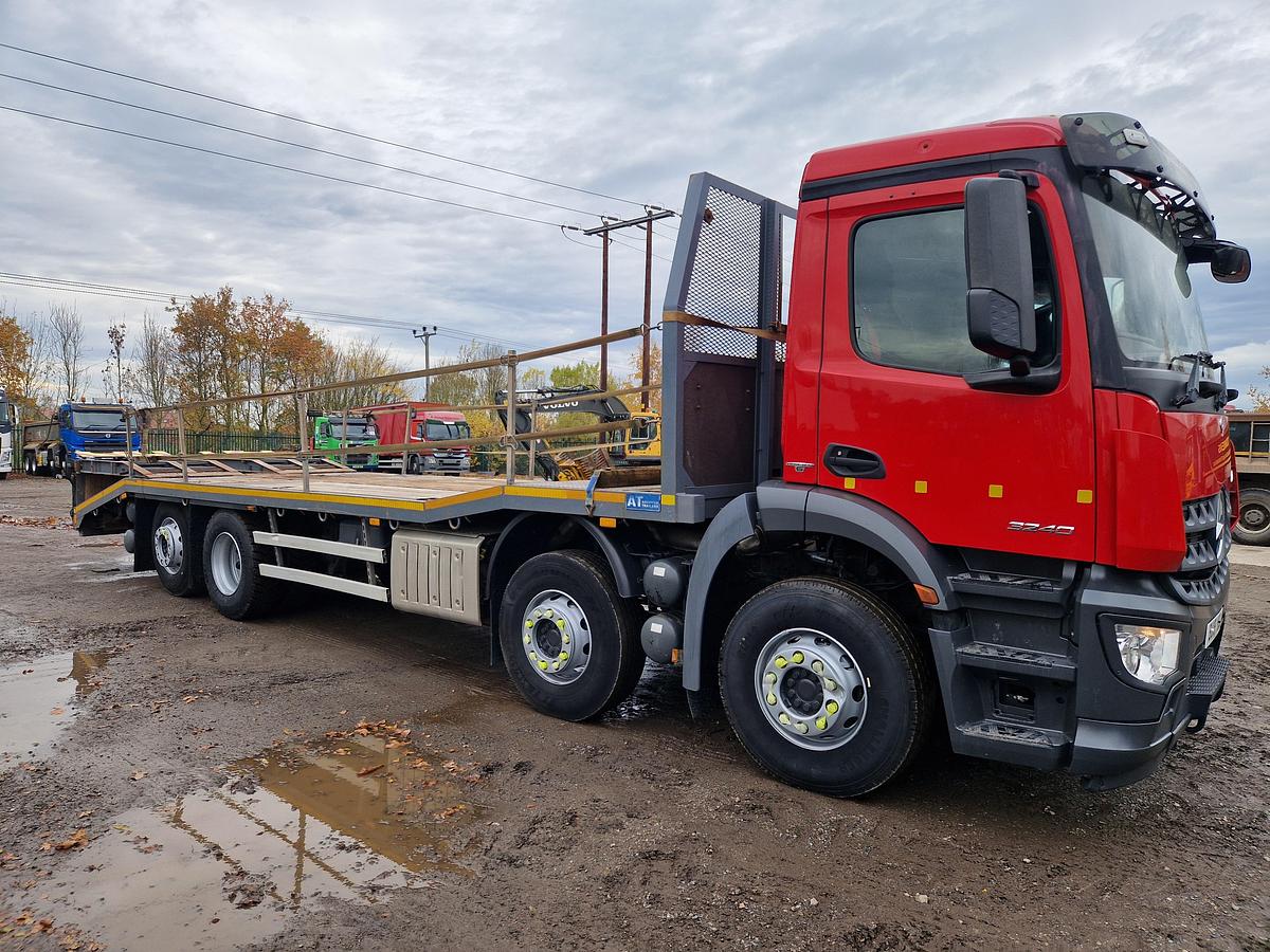 Used 2018 (18) Mercedes Arocs 3240 8x2 Rearlift Beavertail