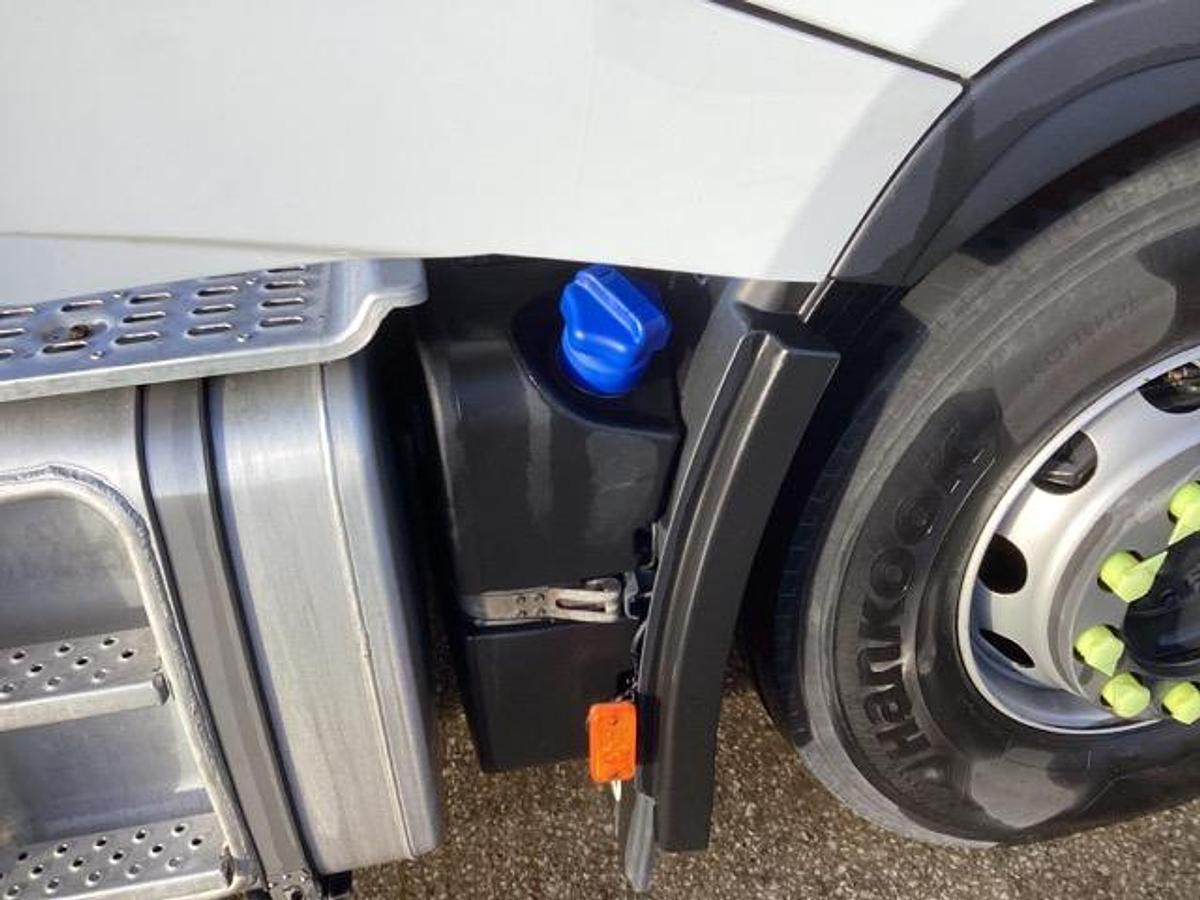 Used 2023 Iveco S-Way 490 6x2 Tractor Unit