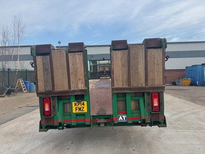 Used 2014 (14) Volvo FM370 8x2 Rearlift Beavertail