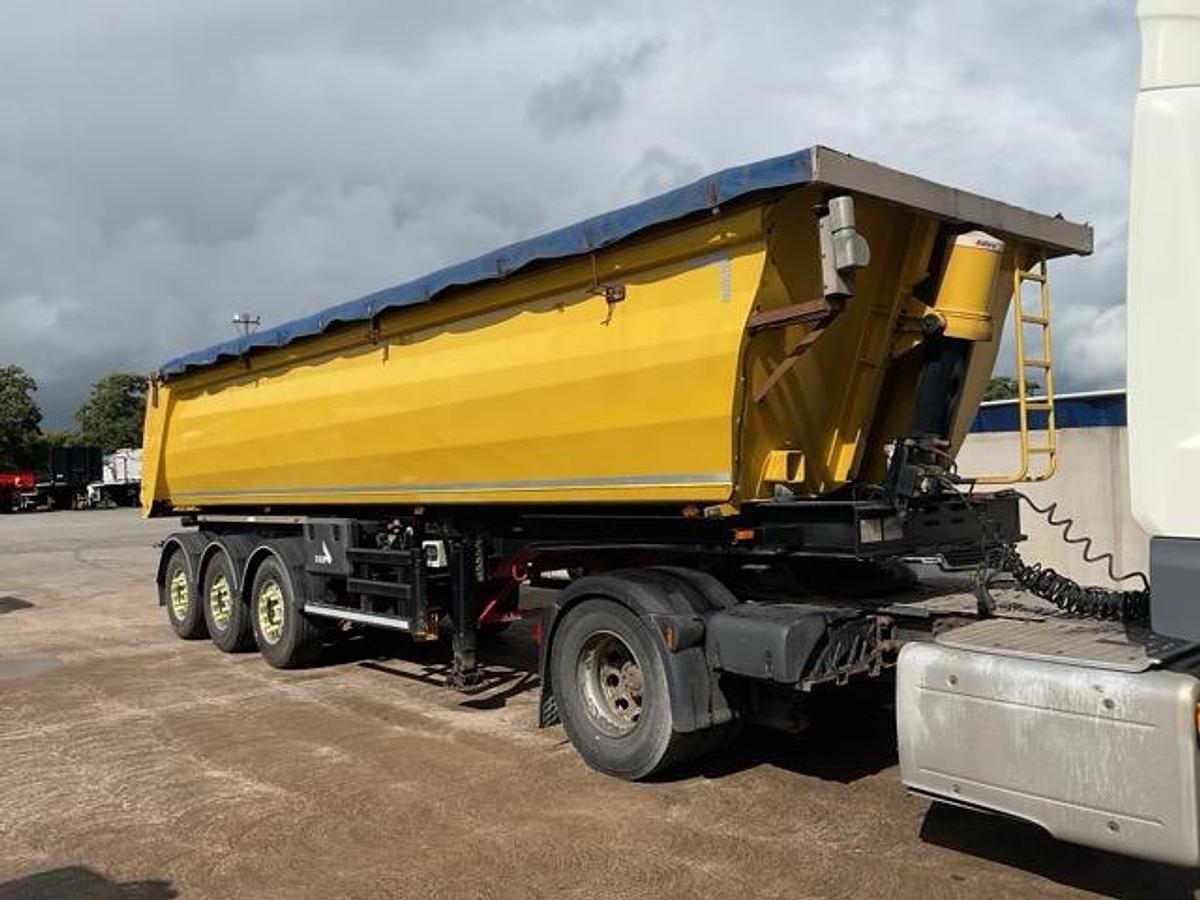 Used 2016 Stas Tri Axle Insulated Alloy Tipping Trailer