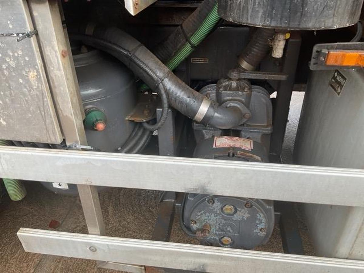 Used 2011 Scania R400 6x2 Fuller Vacuum Tanker