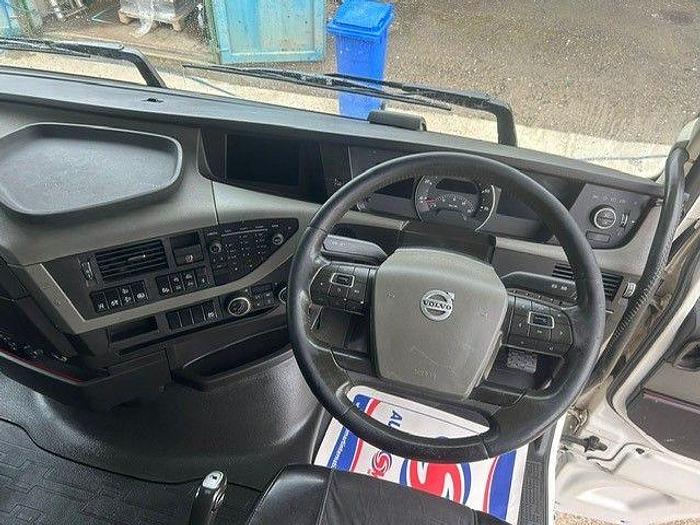 Used 2017 Volvo FH460 G/T 6x2 Midlift