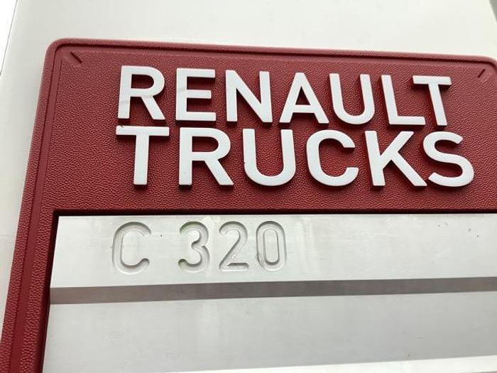 Used 2018 Renault C320 6x2 Flabed with Crane